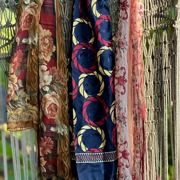 Women’s Scarf Red Brown Floral Plaid Silky Designer Vintage Scarf - Picture 3 of 3